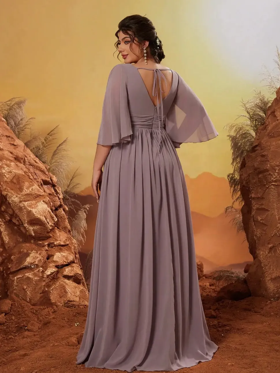 Robe de demoiselle d'honneur taupe grande taille manches mi-longues