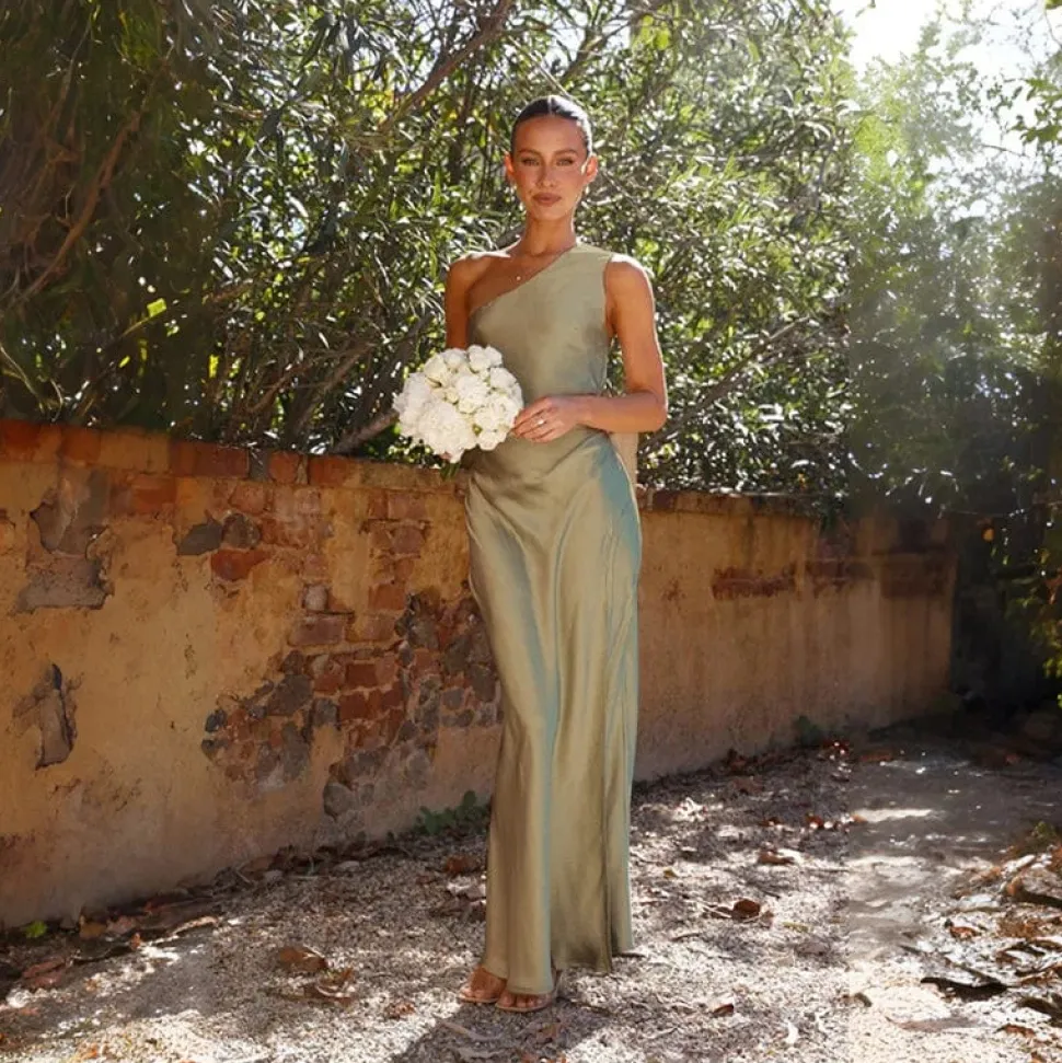 Robe demoiselle d'honneur asymétrique en satin