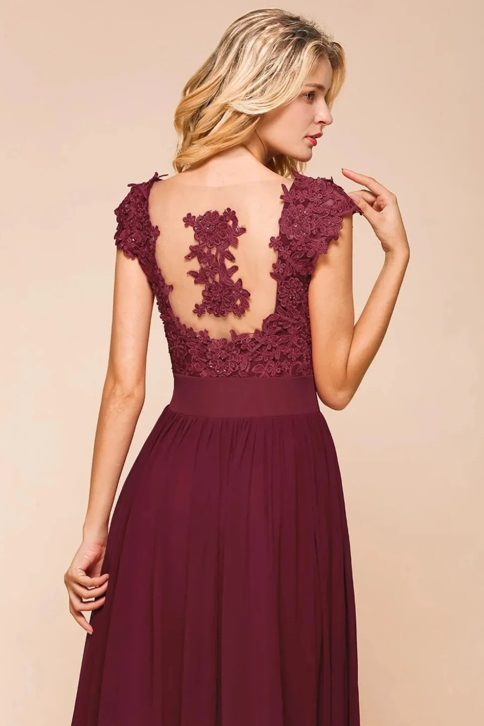 Robe demoiselle d'honneur avec appliqués en dentelle