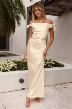 Robe demoiselle d'honneur champagne épaules dénudées