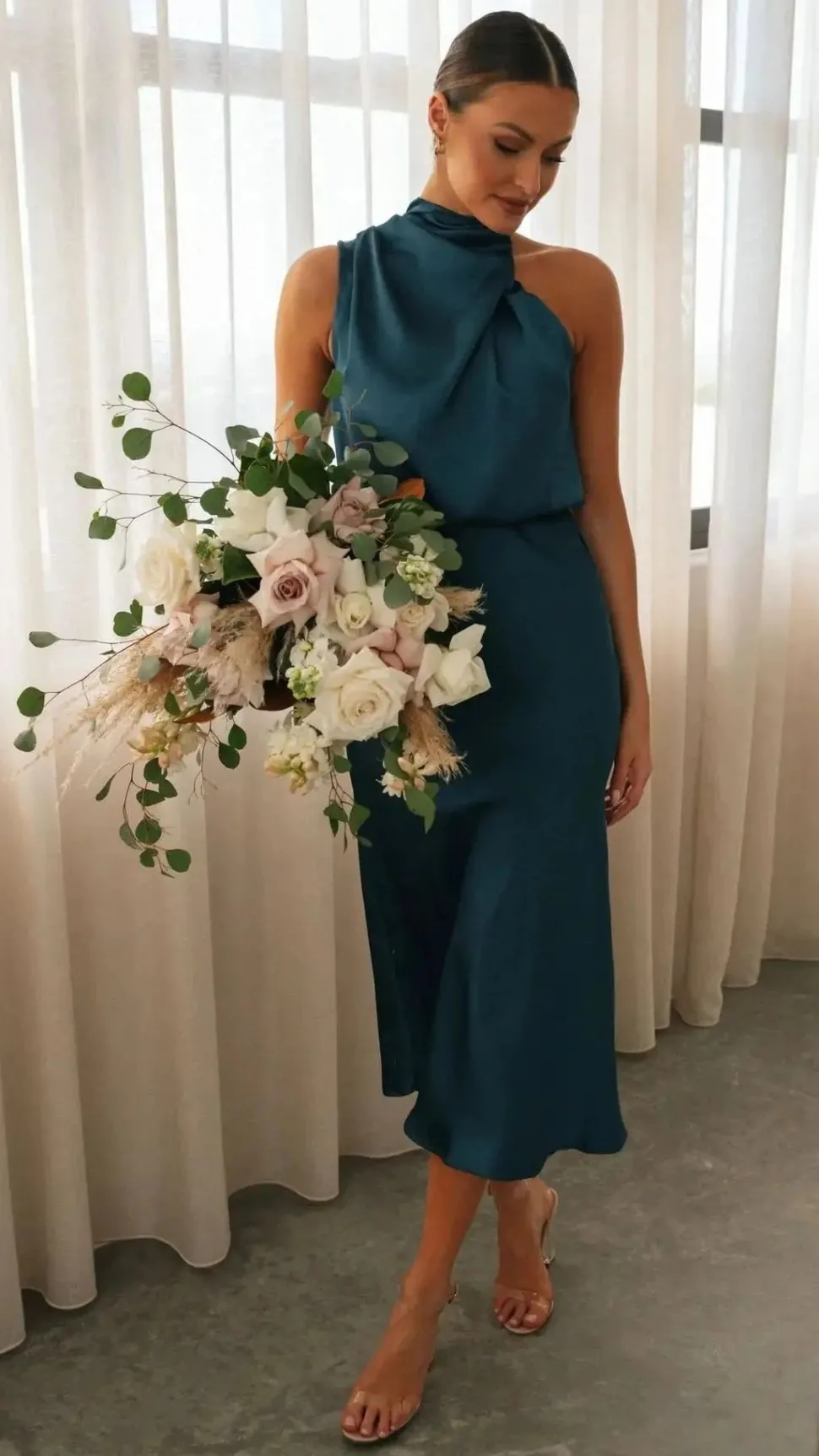 Robe demoiselle d'honneur chic midi