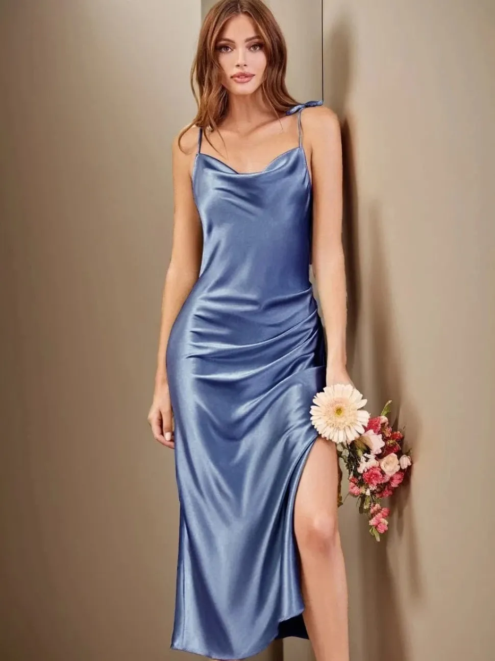 Robe demoiselle d'honneur chic midi