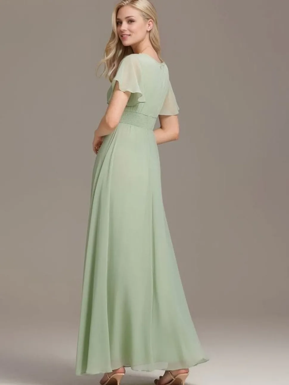 Robe demoiselle d'honneur longue drappée vert sauge fluide