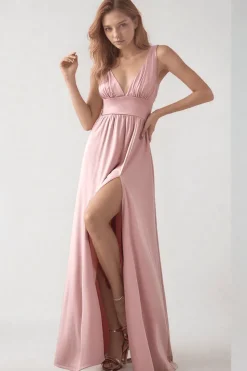 Robe demoiselle d'honneur rose poudré décolleté plongeant