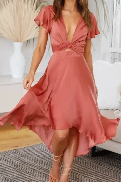 Robe demoiselle d'honneur terracotta asymétrique satinée