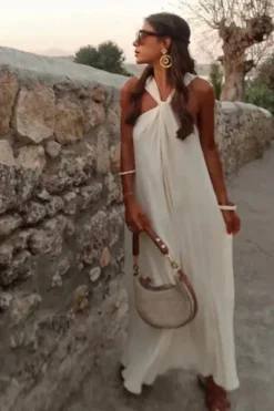 Robe de plage blanche longue sans manches