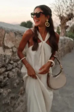 Robe de plage blanche longue sans manches
