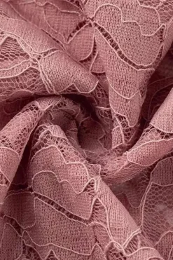 Robe de plage en dentelle courte manches longues