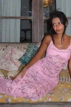 Robe de plage longue en dentelle transparente
