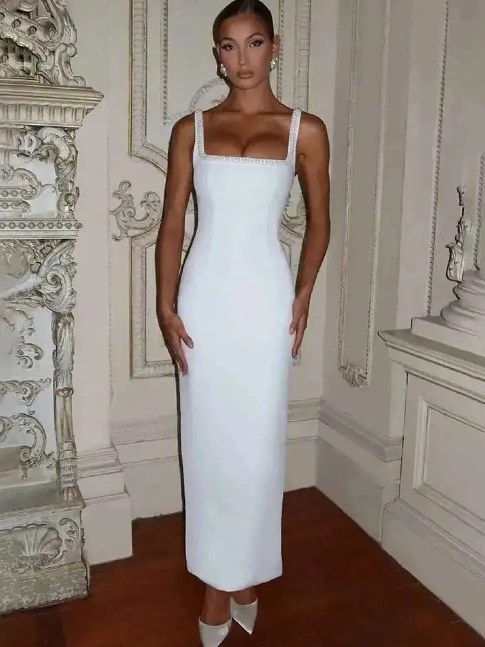 Robe de soirée blanche fourreau sans manches