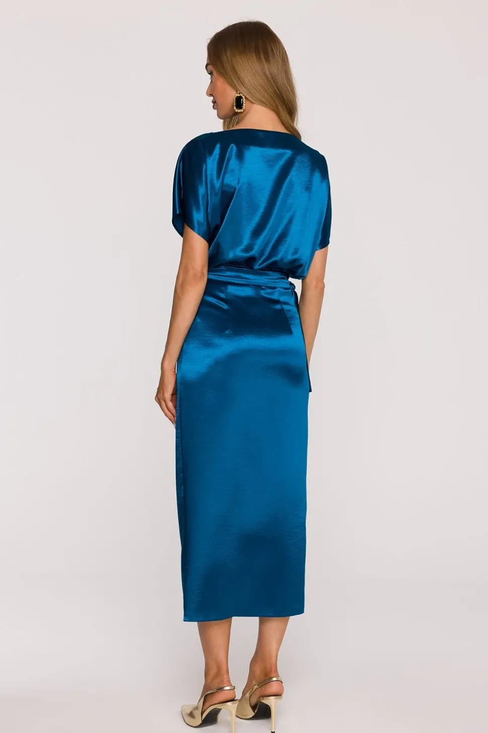 Robe de soirée bleue midi satinée manches courtes