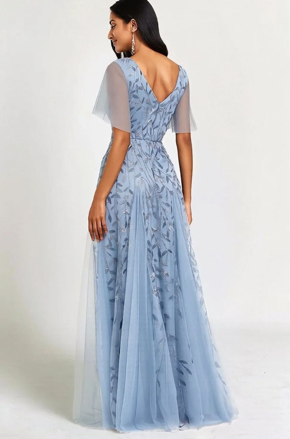 Robe de soirée bleue motif paillettes