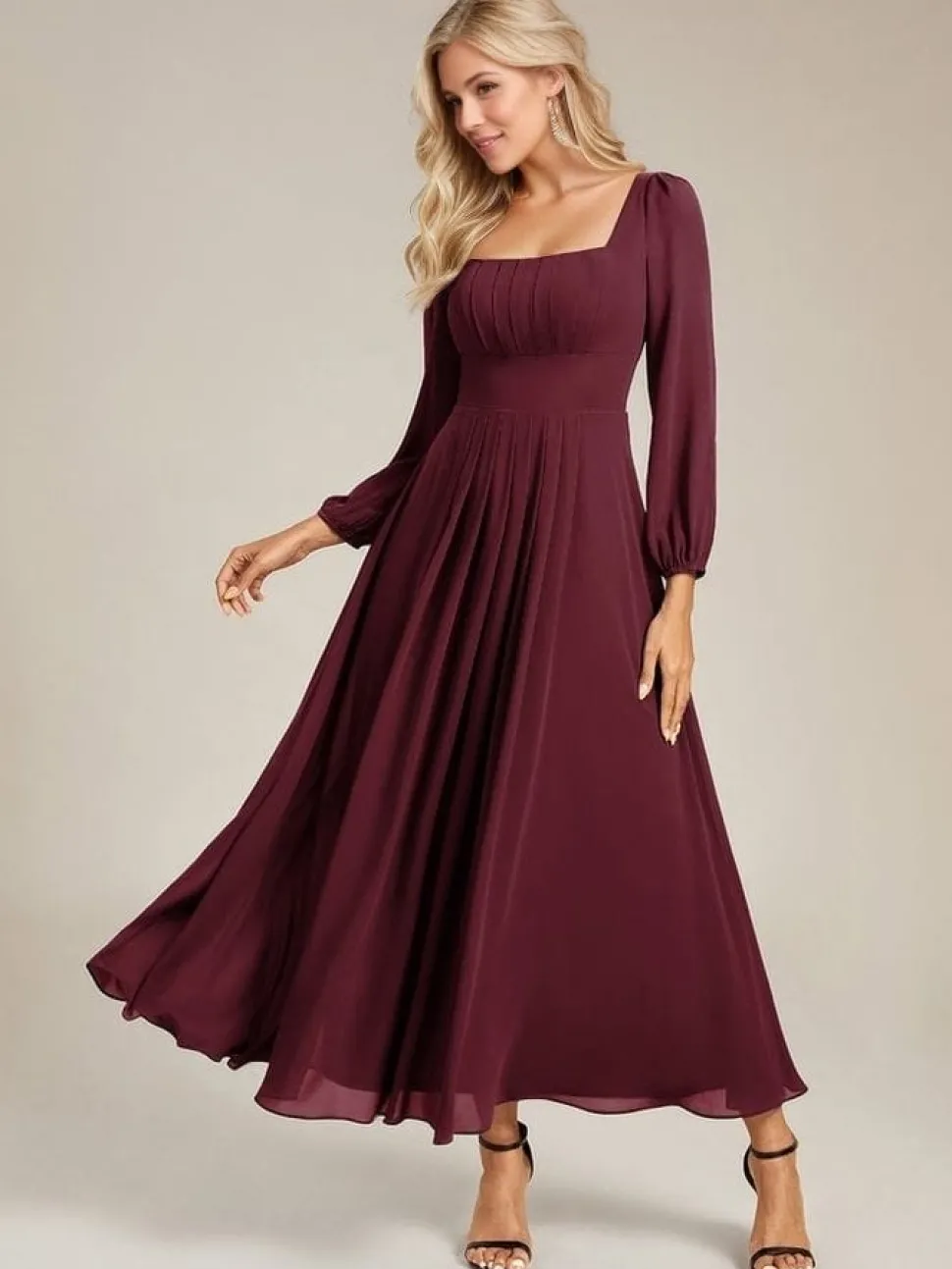 Robe de soirée bordeaux à manches longues