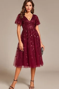 Robe de soirée bordeaux midi en tulle avec paillettes et broderies