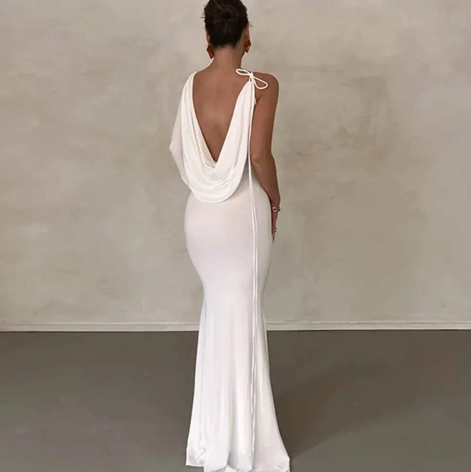 Robe de soirée chic avec décolleté plongeant