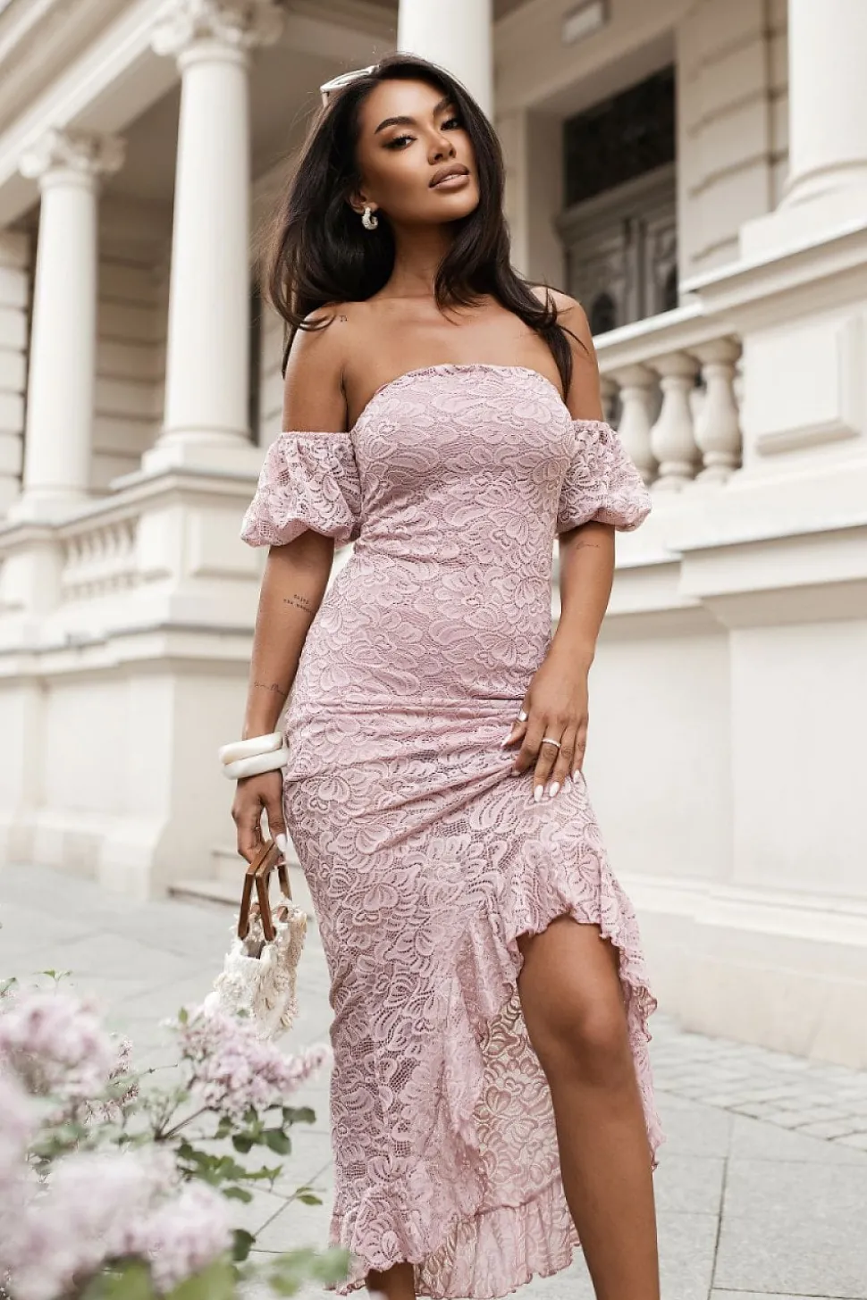 Robe de soirée chic en dentelle rose poudre