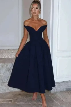 Robe de soirée chic midi col bardot