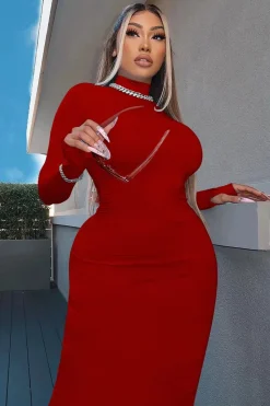 Robe de soirée chic midi moulante