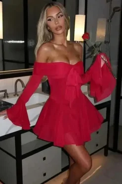 Robe de soirée courte patineuse manches longues