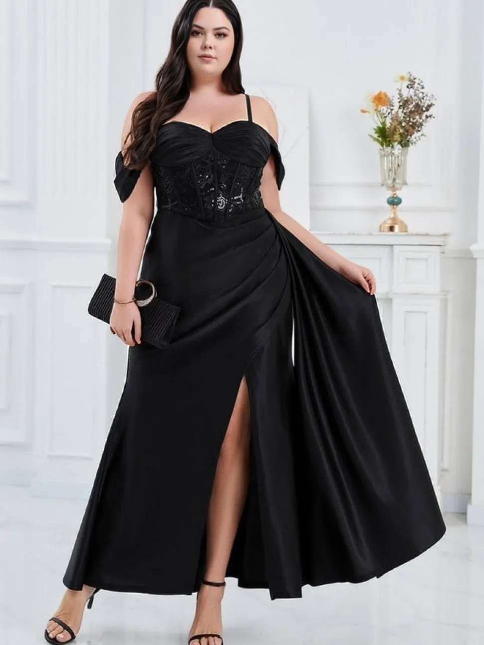 Robe de soirée grande taille noire avec corset