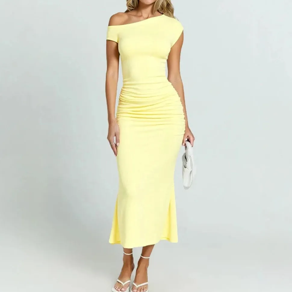 Robe de soirée jaune midi moulante