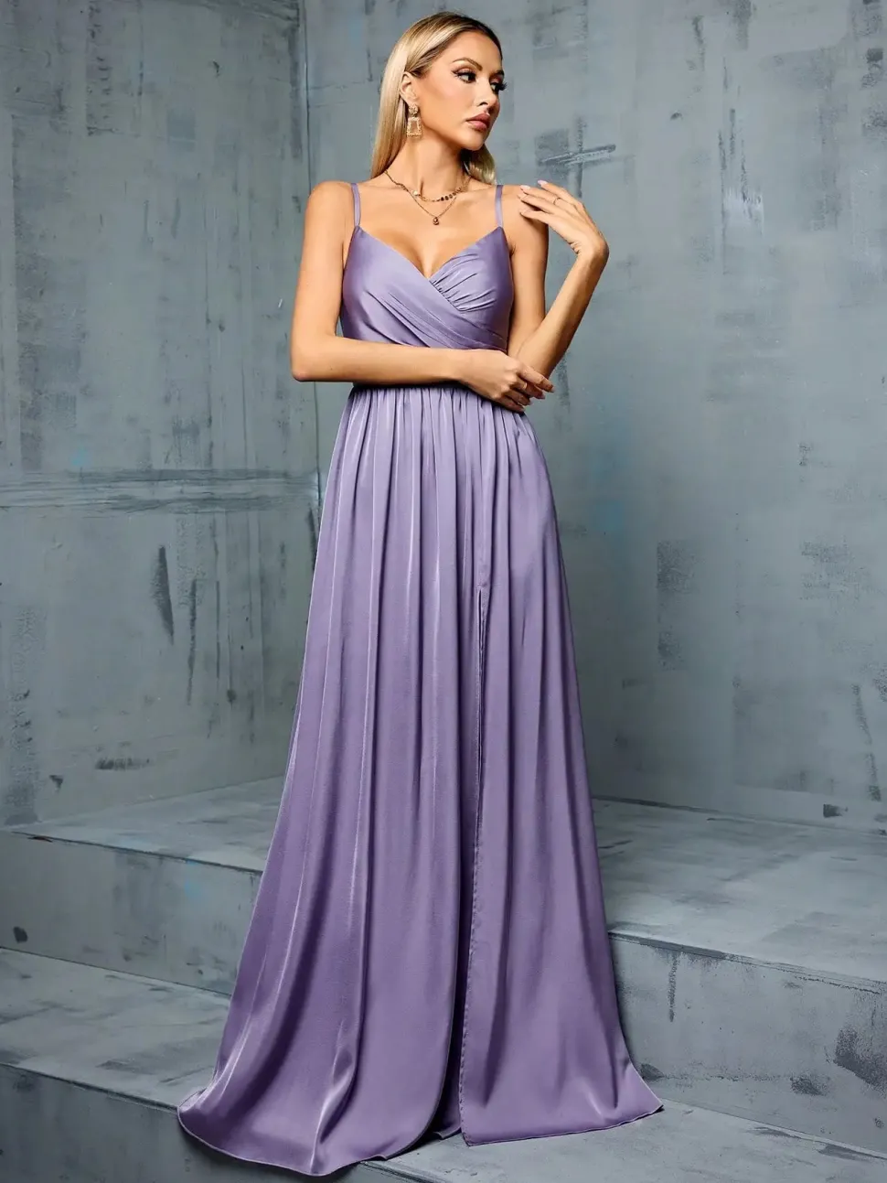 Robe de soirée lilas satinée longue
