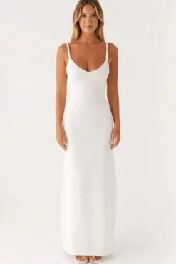 Robe de soirée longue et fluide à bretelles torsadées