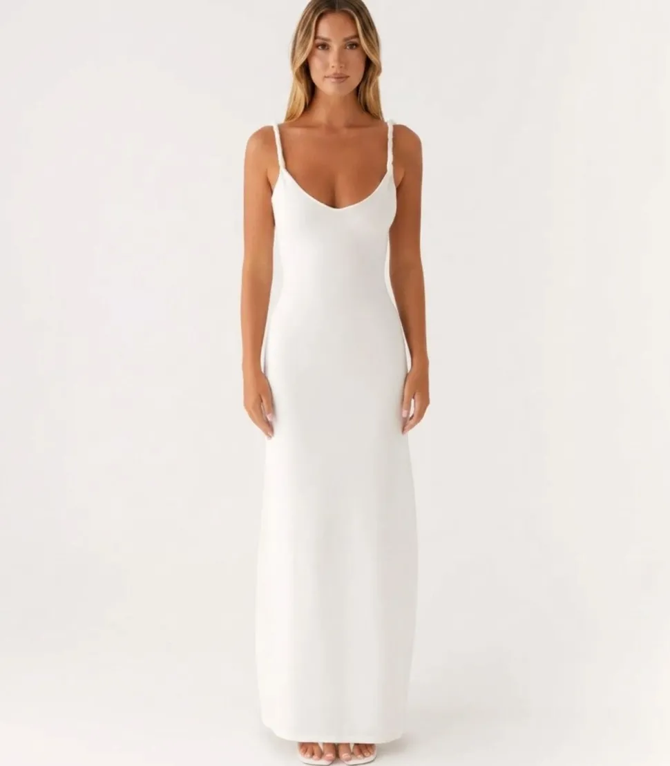 Robe de soirée longue et fluide à bretelles torsadées