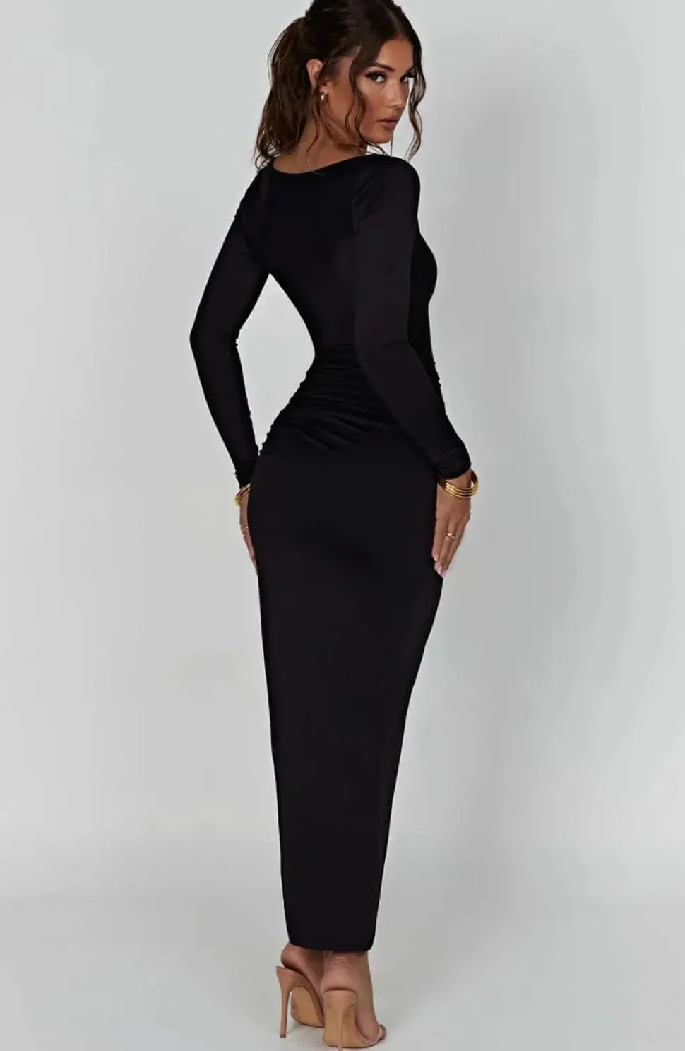 Robe de soirée longue fendue