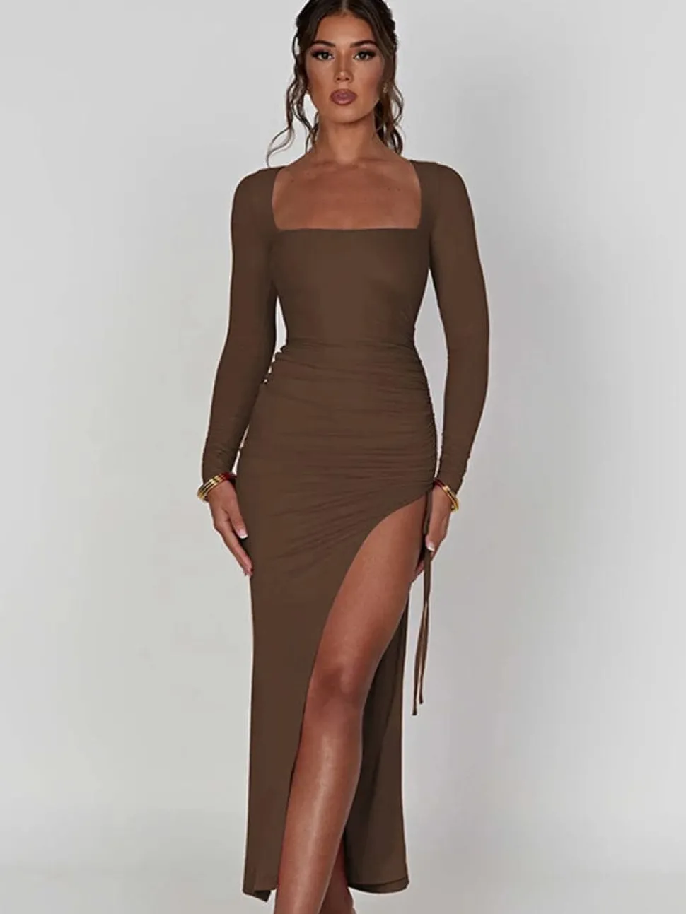 Robe de soirée longue fendue
