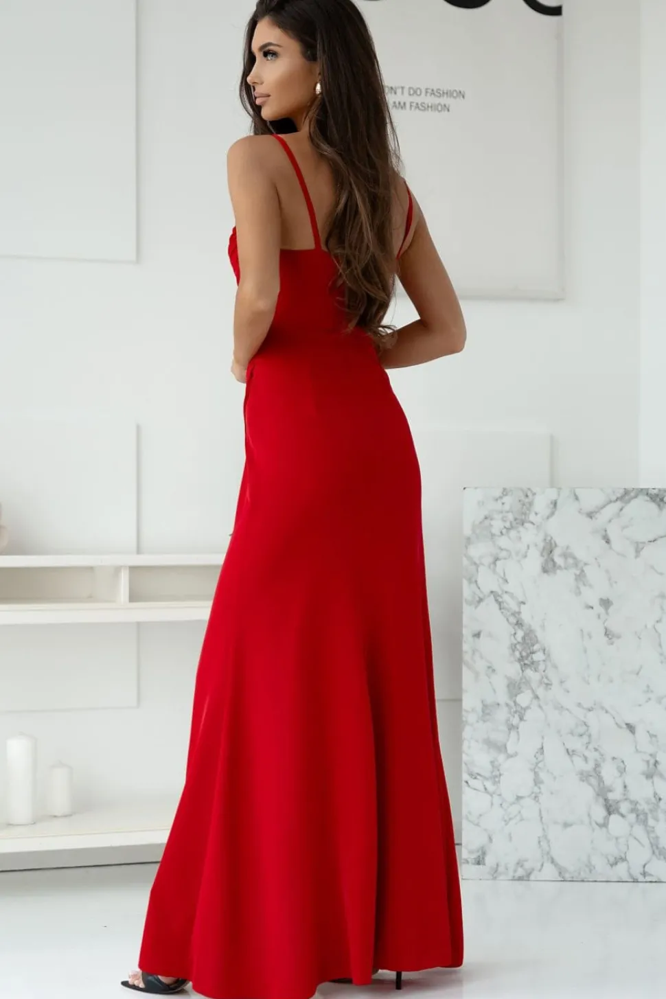 Robe de soirée longue fendue élégante