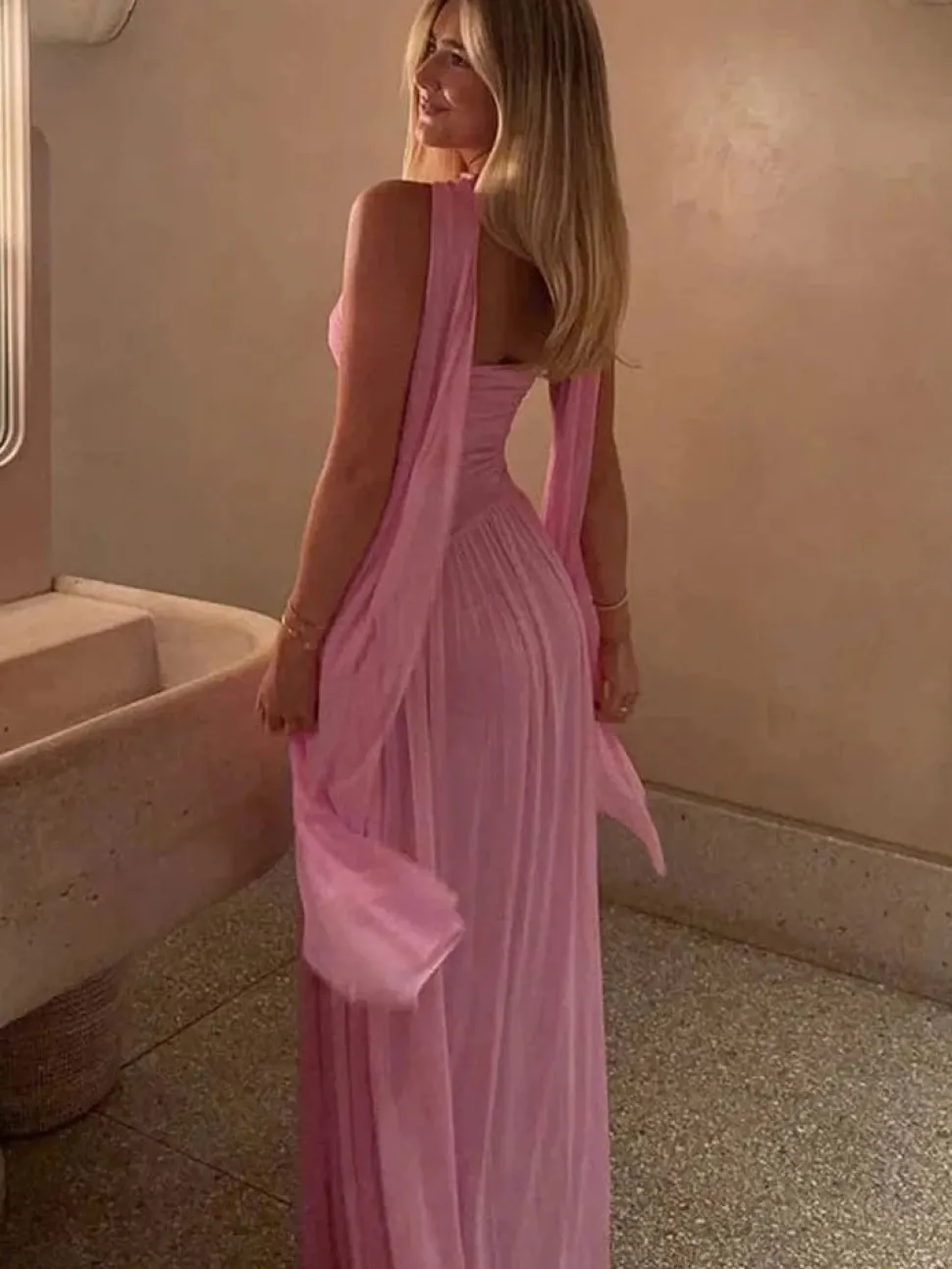Robe de soirée longue fluide rose