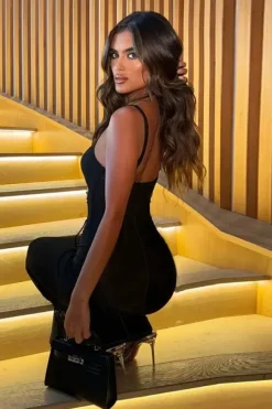 Robe de soirée longue moulante avec laçage