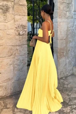 Robe de soirée longue plissée dos nu
