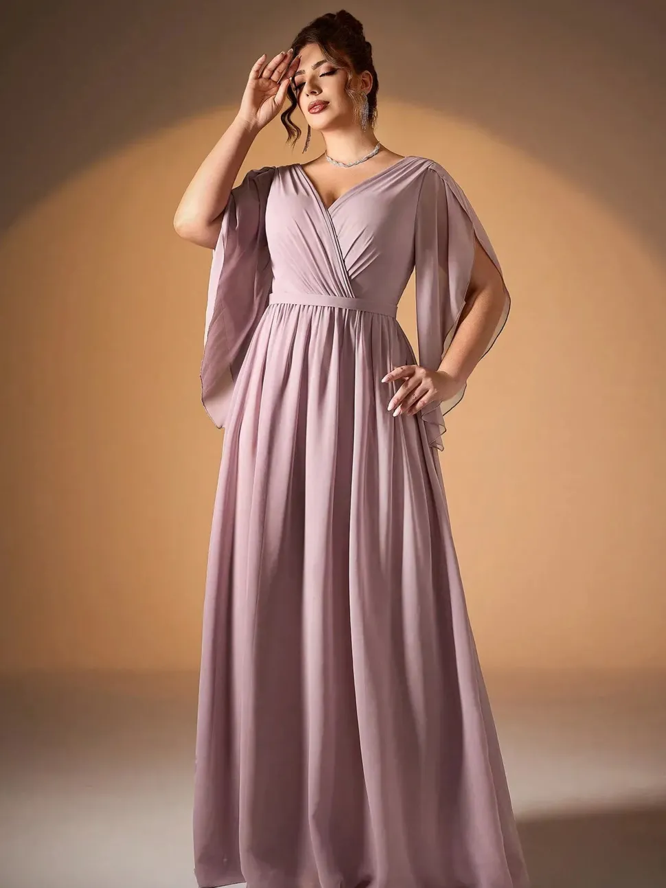 Robe de soirée longue rose poudré grande taille manches fluides