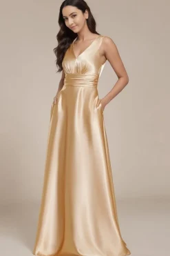 Robe de soirée longue satinée couleur champagne