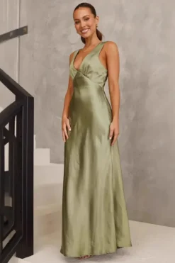 Robe de soirée longue satinée élégante
