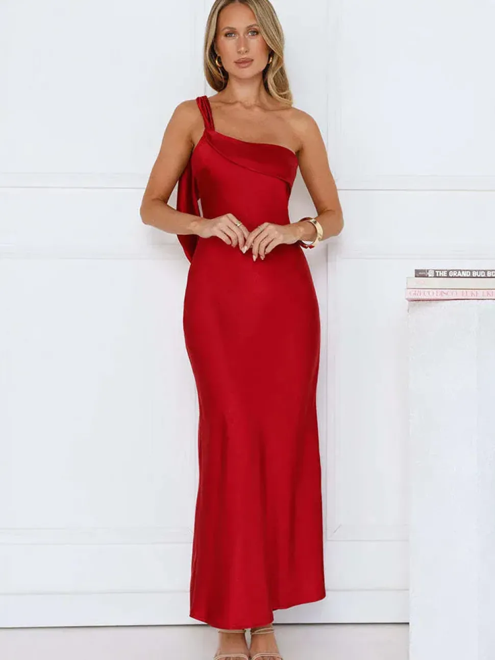Robe de soirée longue à une épaule en satin