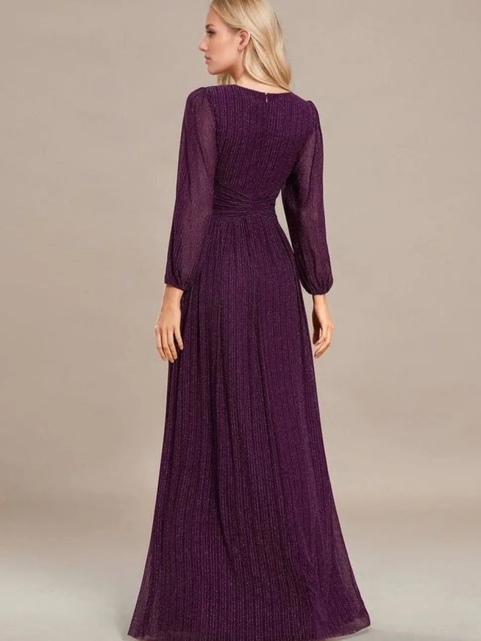 Robe de soirée longue violette manches longues