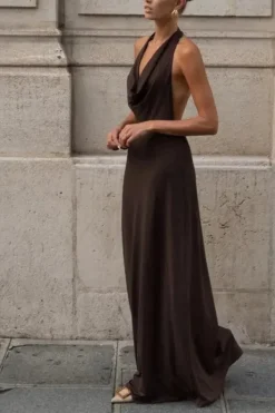 Robe de soirée maxi marron dos nu
