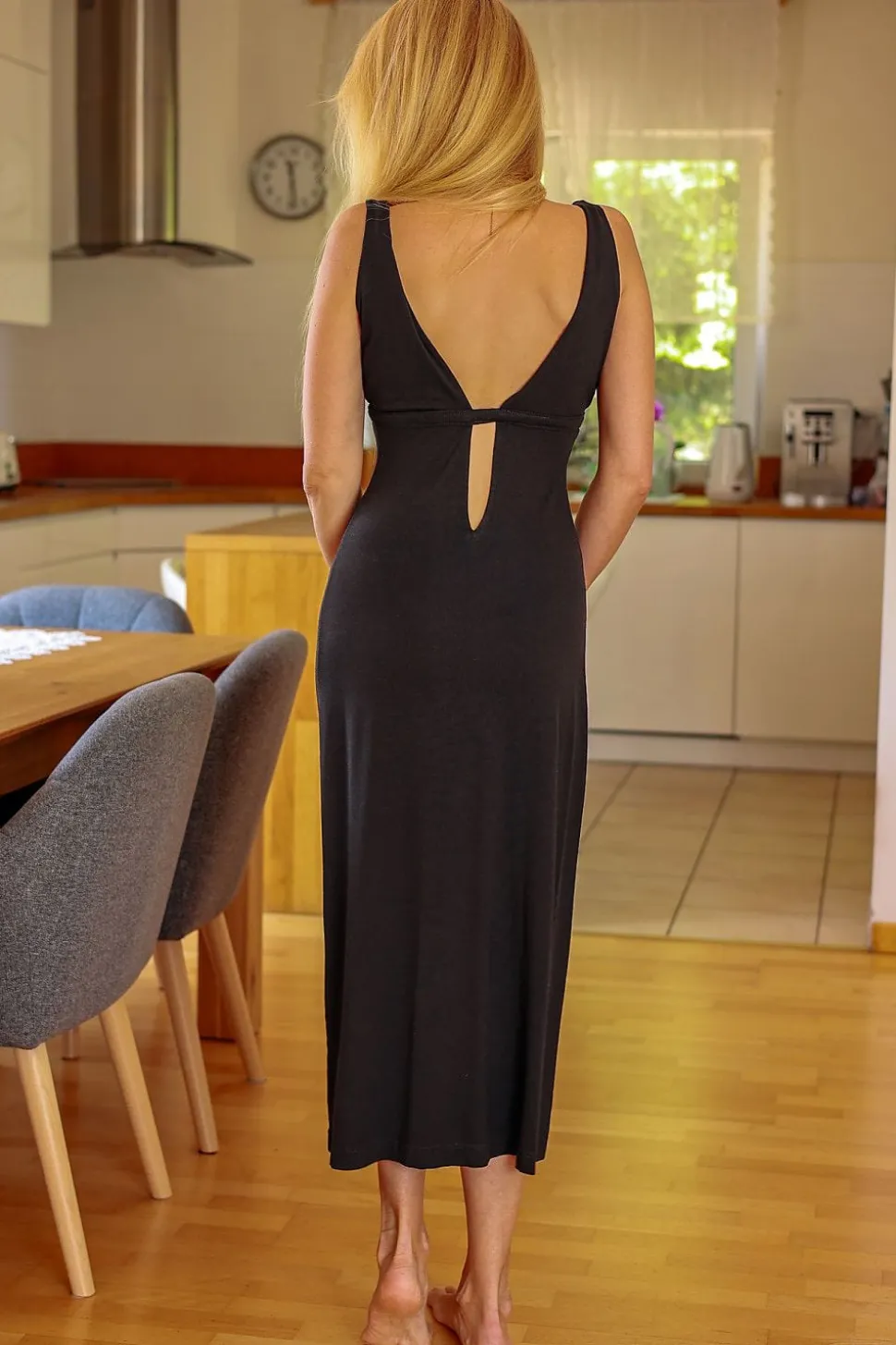 Robe de soirée midi décolletée dos nu