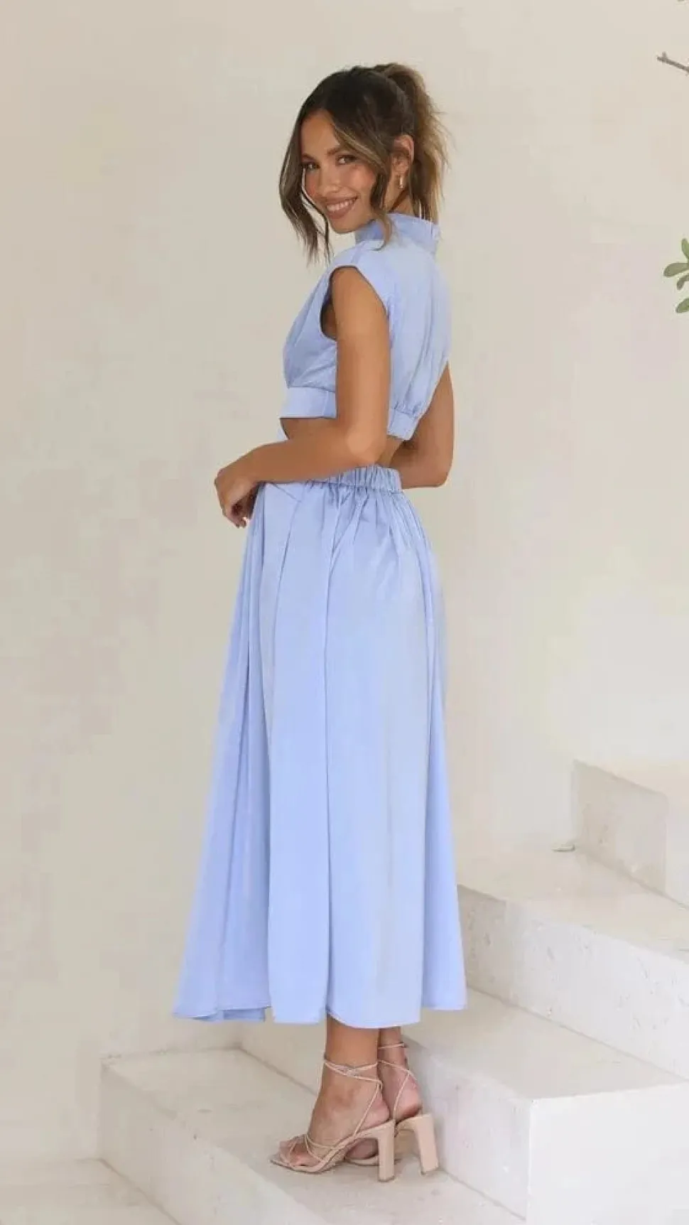 Robe de soirée midi fluide col halter