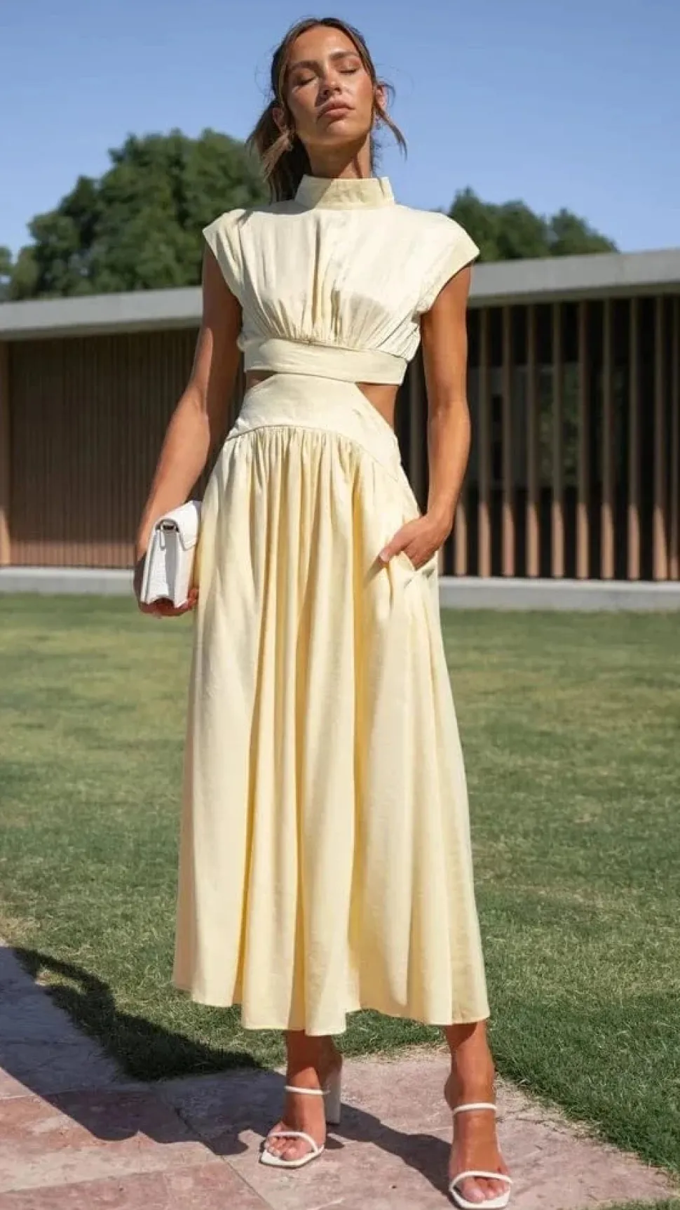 Robe de soirée midi fluide col halter