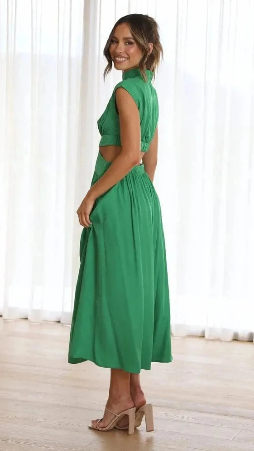 Robe de soirée midi fluide col halter