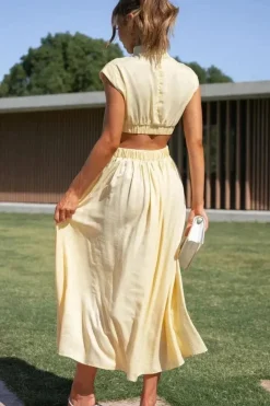 Robe de soirée midi fluide col halter