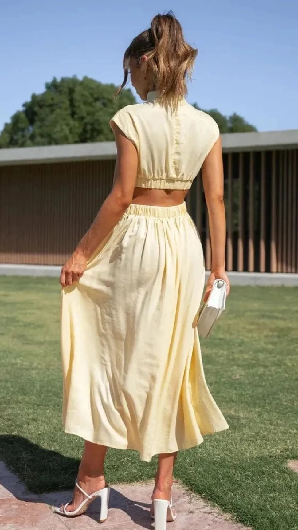 Robe de soirée midi fluide col halter