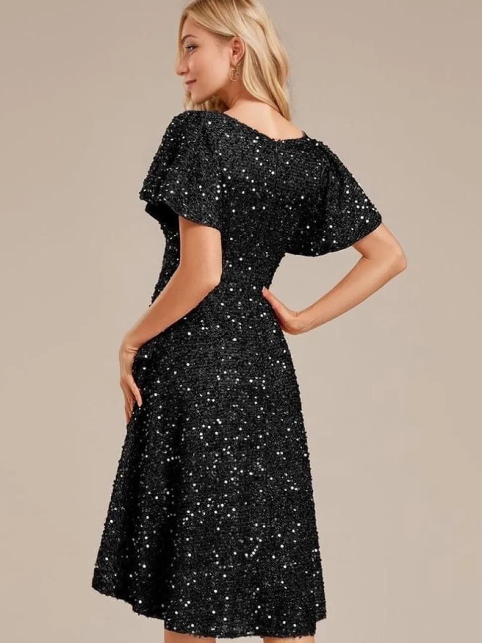 Robe de soirée noire asymétrique à sequins
