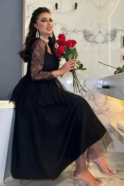 Robe de soirée noire chic midi manches en dentelle