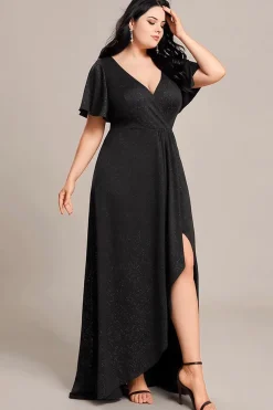 Robe de soirée noire à fente asymétrique et manches à volants