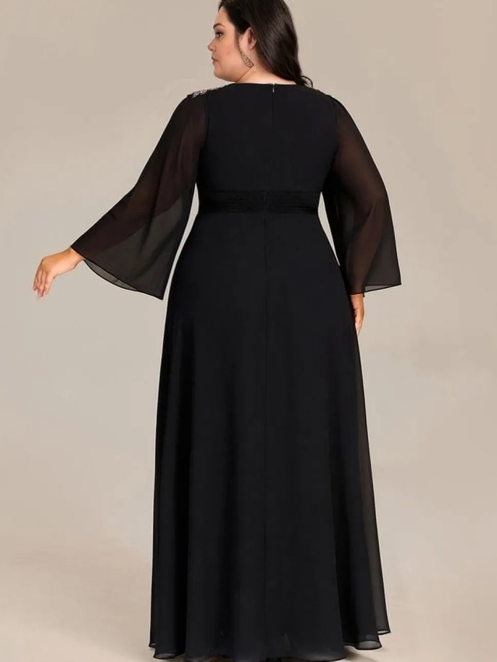 Robe de soirée noire grande taille manches longues évasées